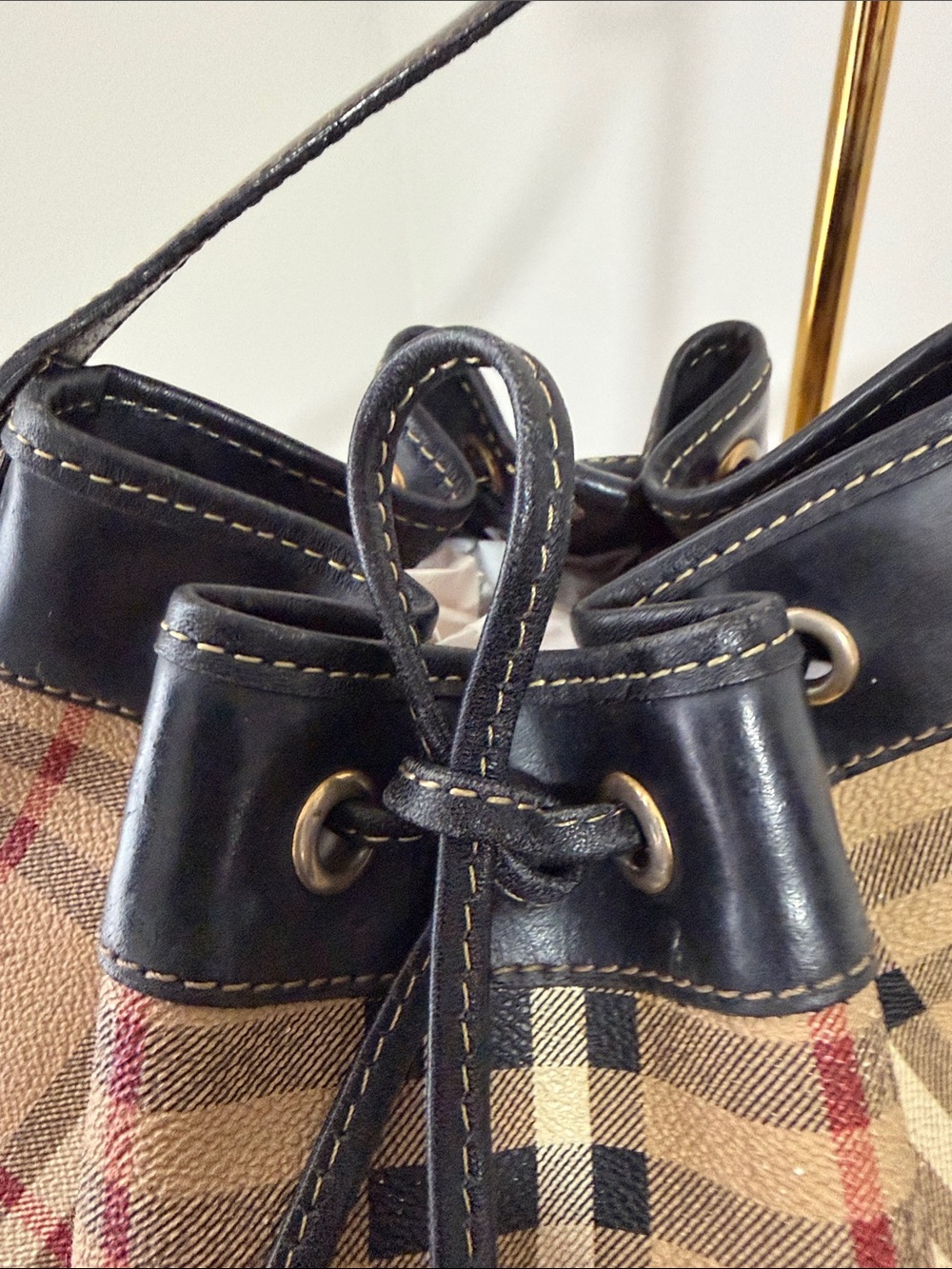 Authentic Vintage Burberrys London Nova Check Bucket Bag - Picture 4 of 17